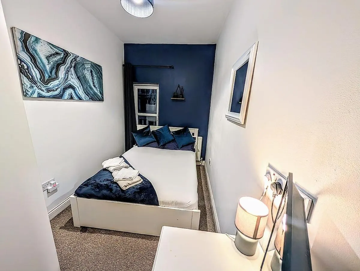 Apartment Spacious 3-Bedroom Sleeps 6 Near City Centre Cardiff