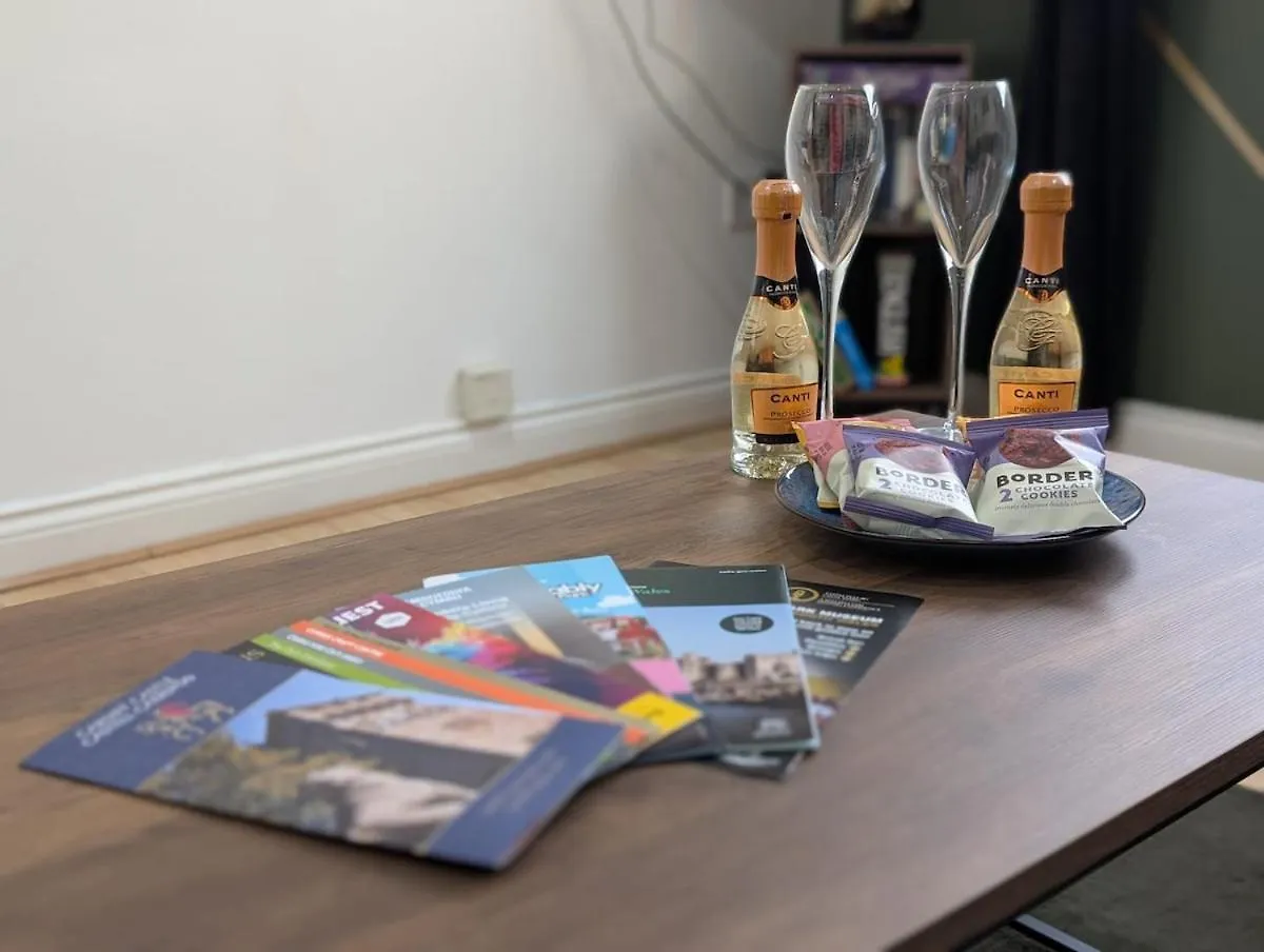Apartment Spacious 3-Bedroom Sleeps 6 Near City Centre Cardiff United Kingdom