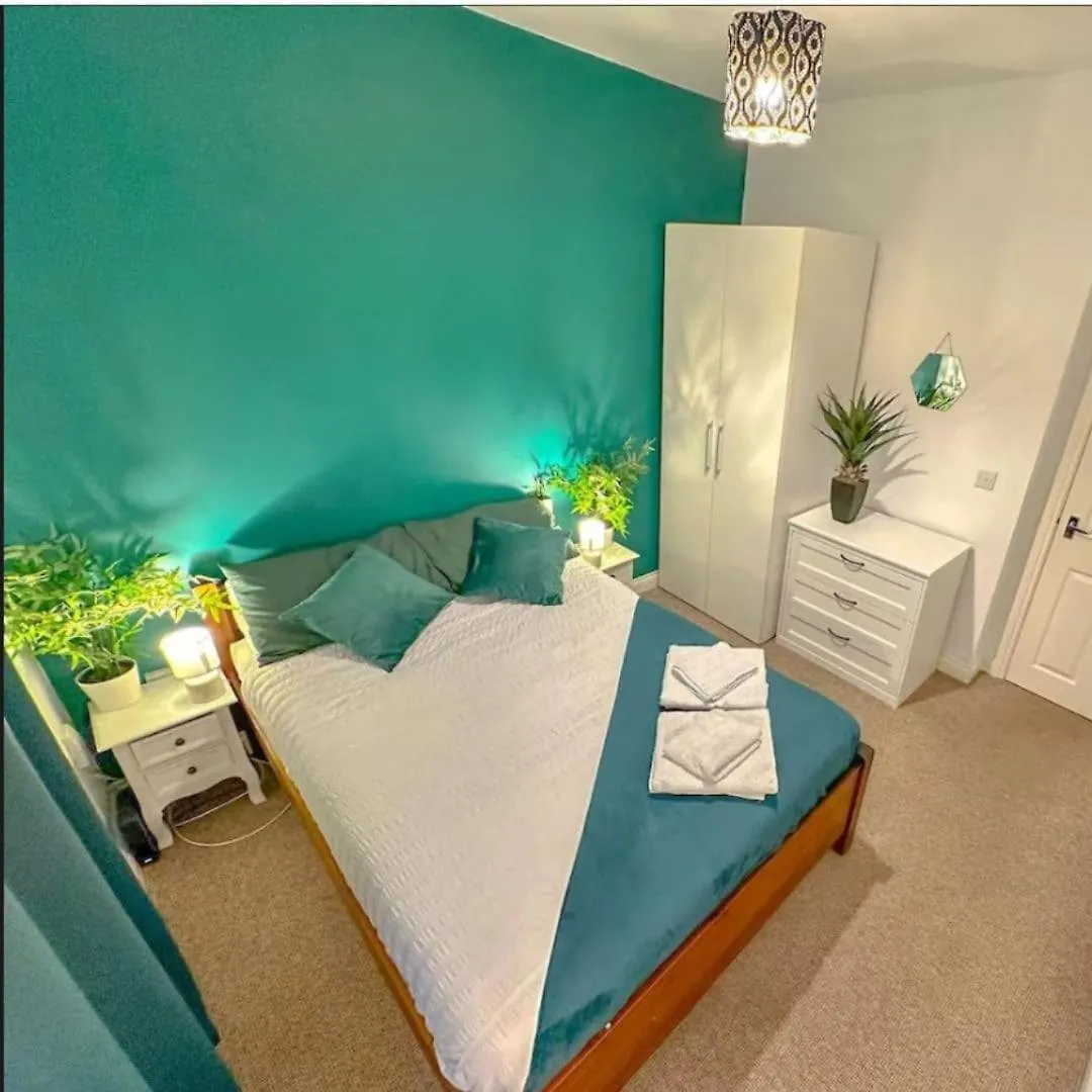 Spacious 3-Bedroom Sleeps 6 Near City Centre Cardiff 0*,  United Kingdom