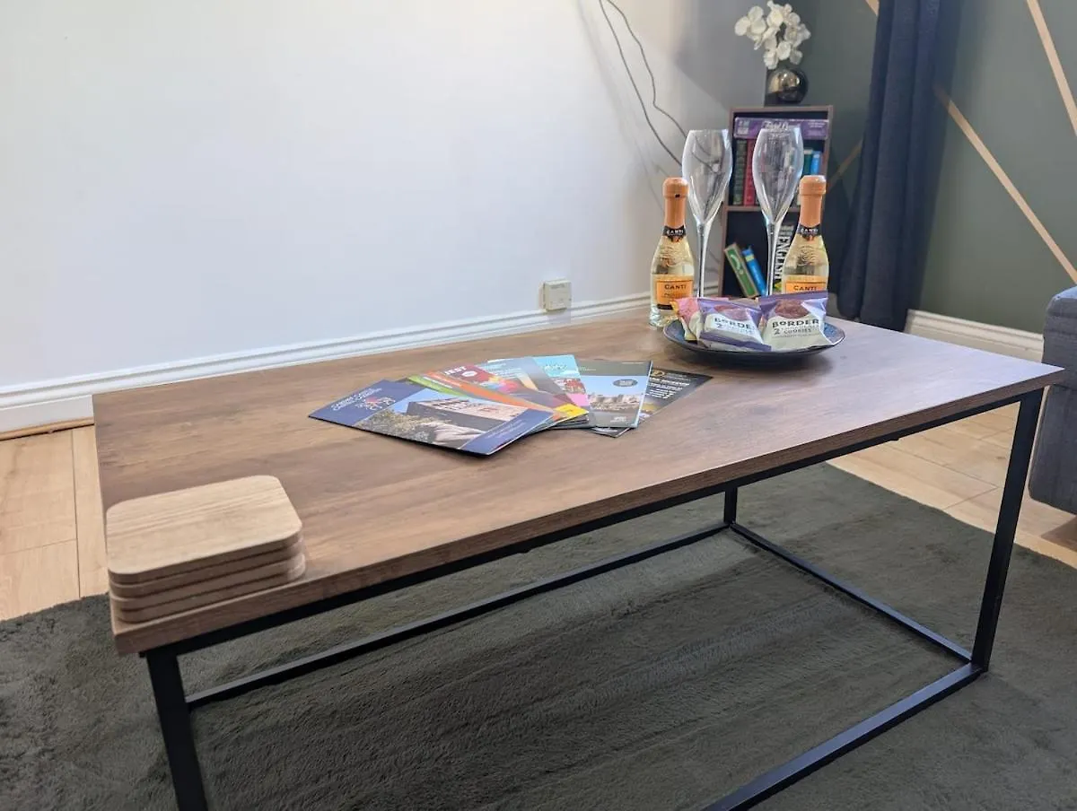 Spacious 3-Bedroom Sleeps 6 Near City Centre Cardiff