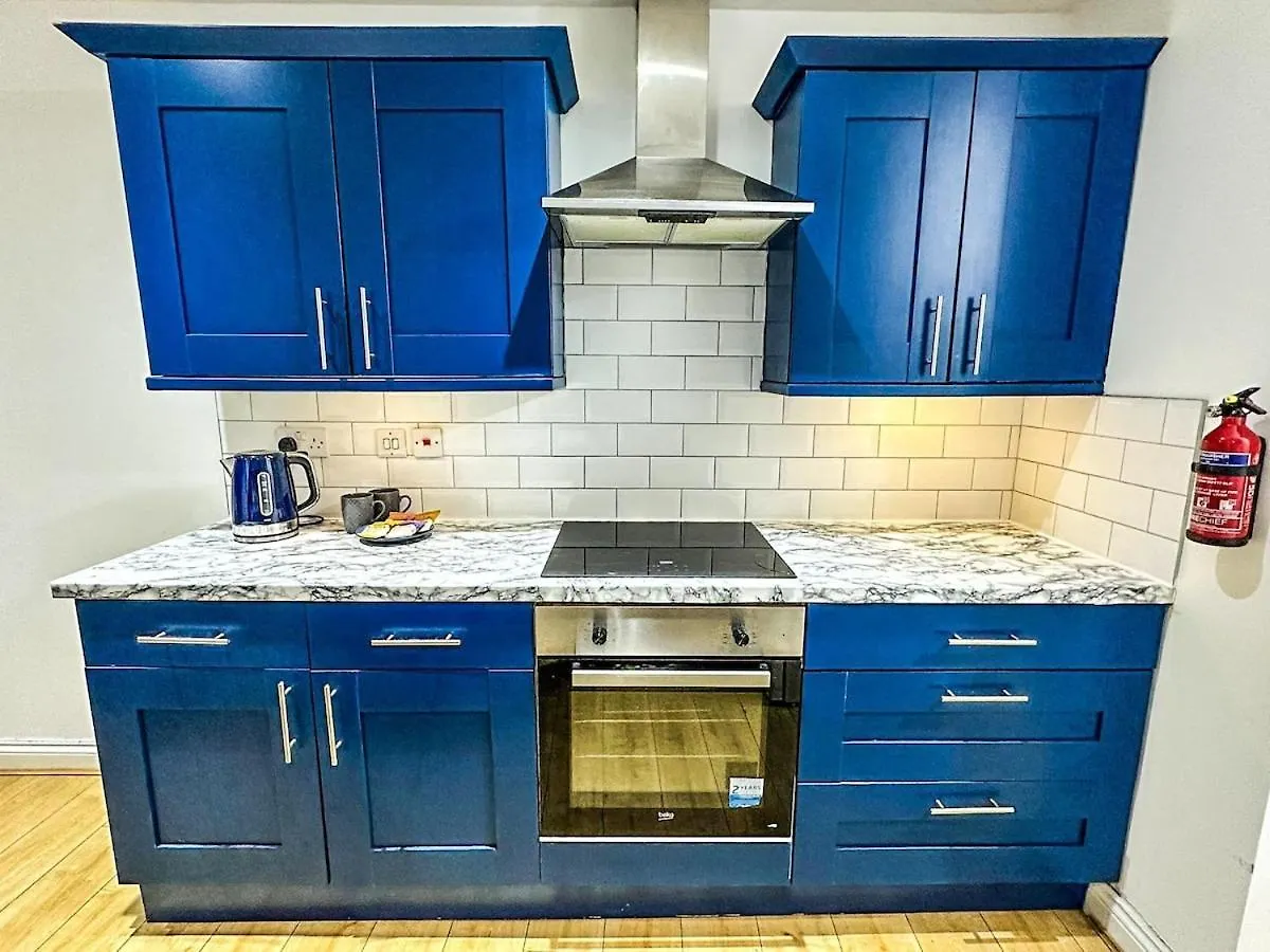 Spacious 3-Bedroom Sleeps 6 Near City Centre Cardiff
