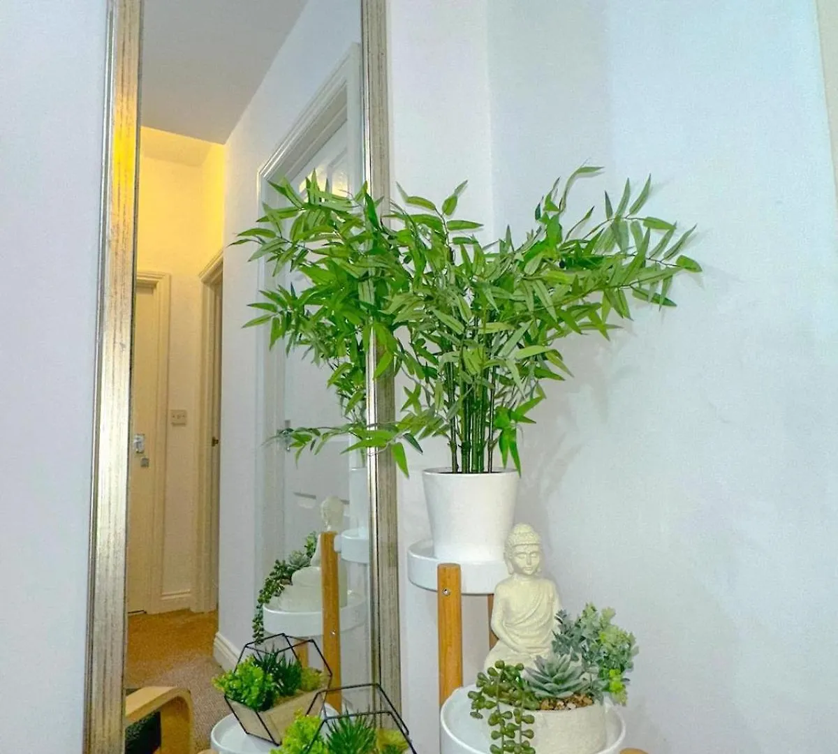 Spacious 3-Bedroom Sleeps 6 Near City Centre Cardiff 0*,